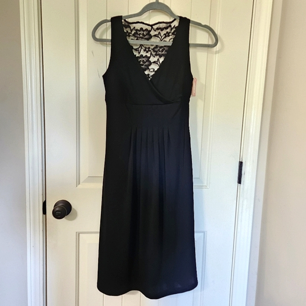 Backless black lace dress